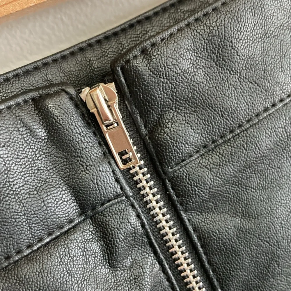 Lulus Classic Black Faux Leather Mini Skirt, Size Medium - Picture 4 of 7